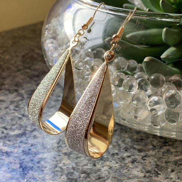 Gold alloy over silver water drop crystal earring - Picture 4 of 4